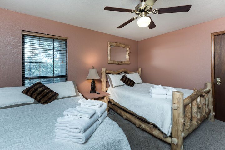 Room 12 of 16