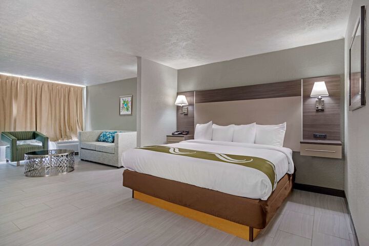 Room 10 of 29