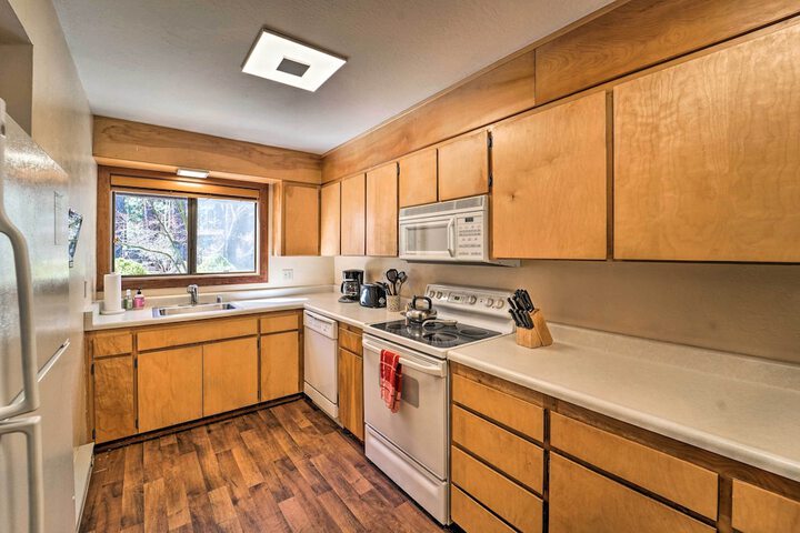 Quiet Home w / Graeagle Meadows Golf Course View!