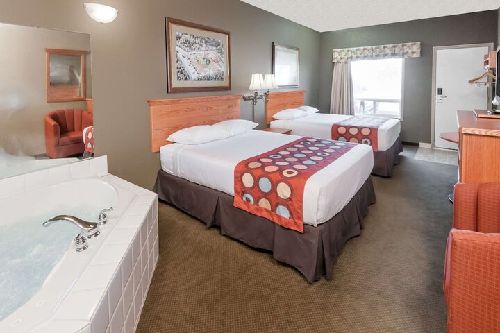 Room 12 of 33