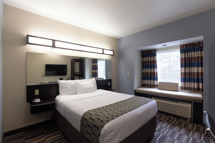 Room 35 of 46
