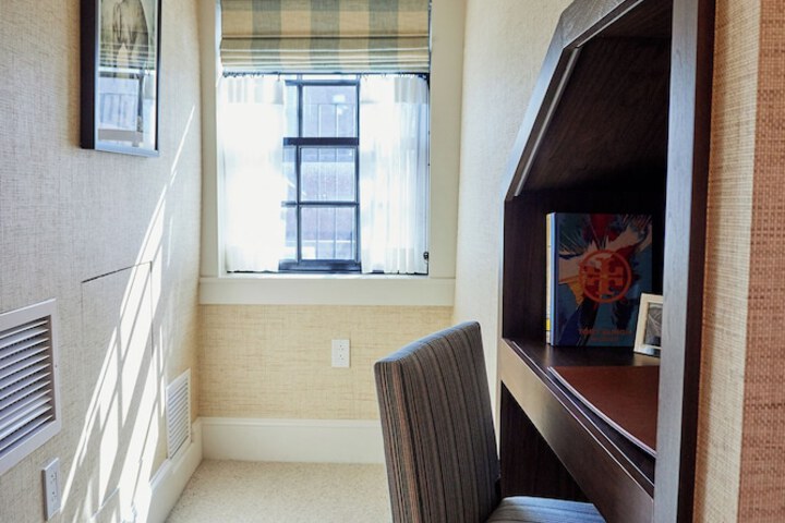 Room 18 of 32