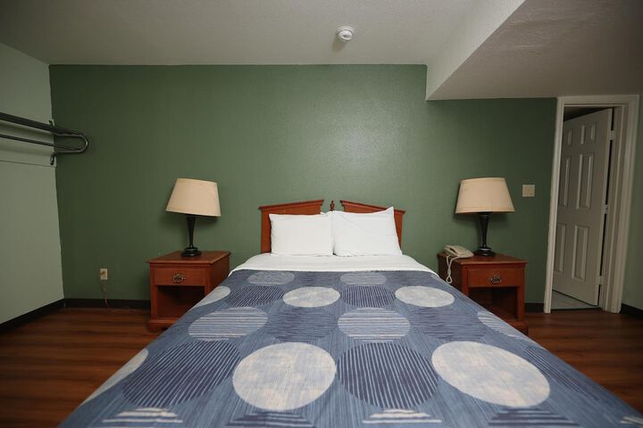 Room 22 of 28