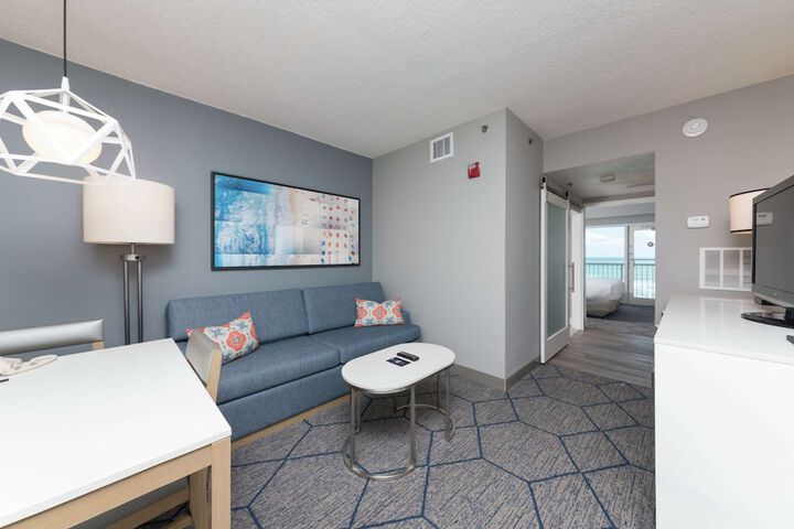 Room 34 of 102