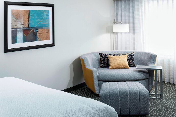 Room 11 of 32