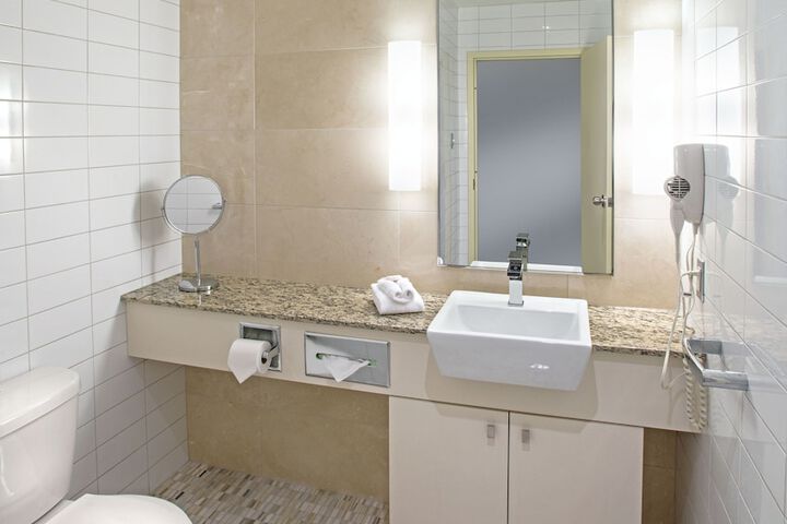 Le Square Phillips Hotel & Suites