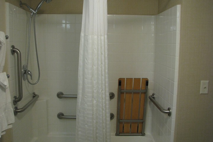 Room 11 of 41