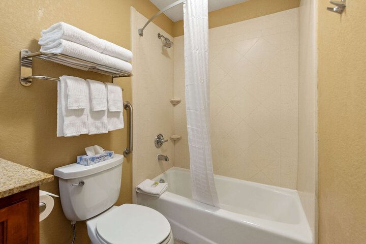 Room 9 of 36