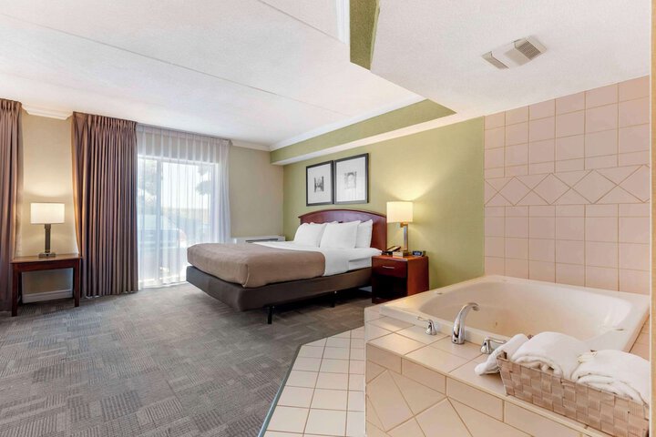 Room 54 of 90