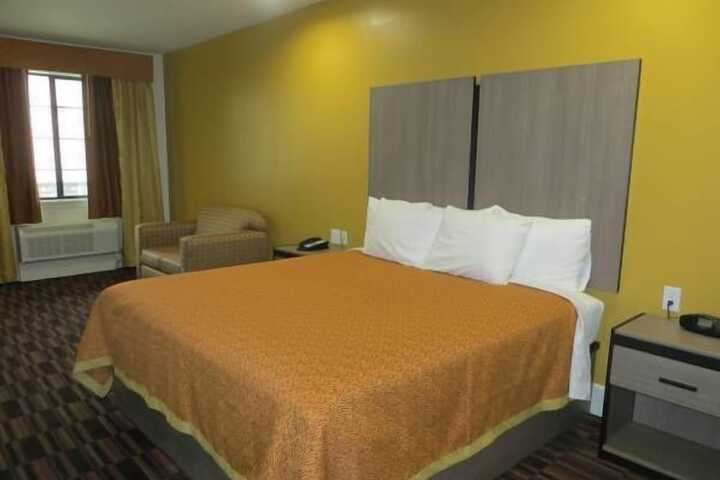 Room 4 of 14