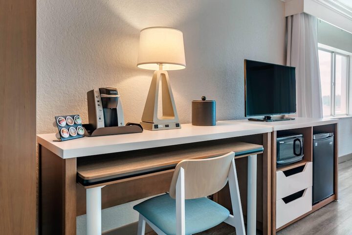 Dolphin Sands Clearwater Beach an Ascend Collection Hotel