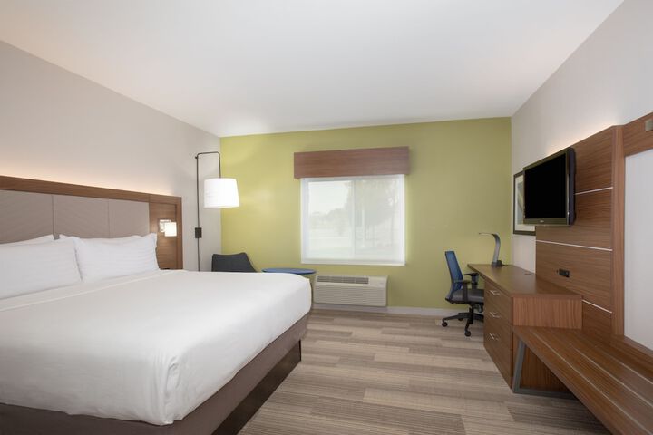 Room 9 of 39