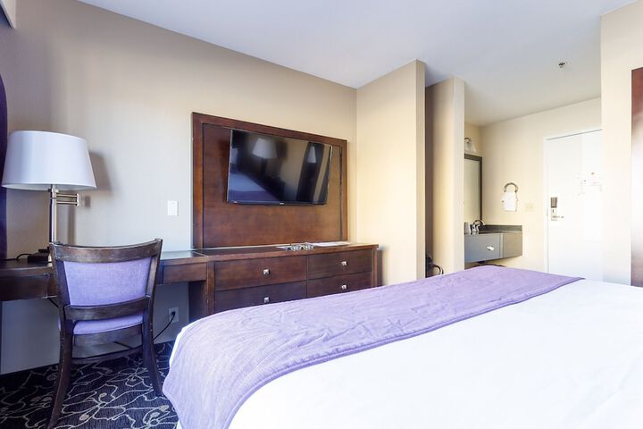 Room 8 of 28