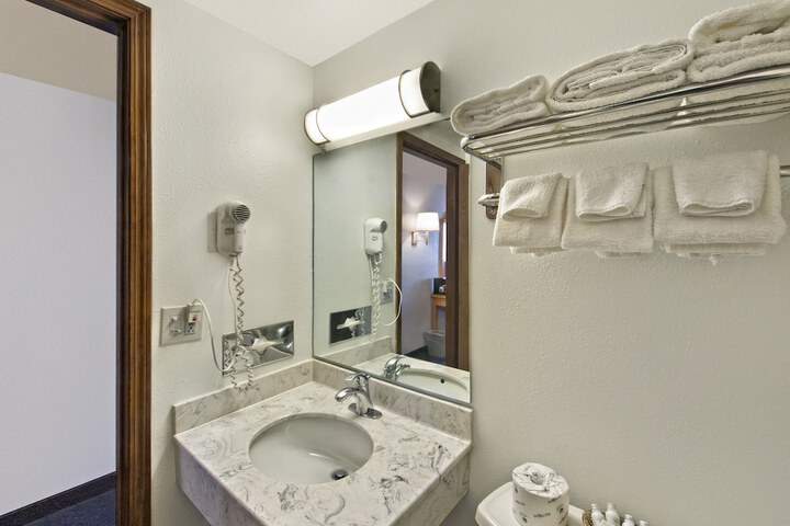 Room 10 of 35