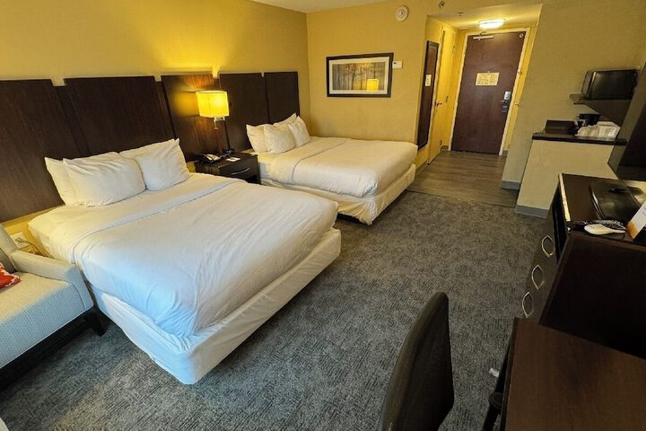 Comfort Inn & Suites Lexington Park near Pax River