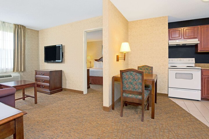 Room 11 of 16