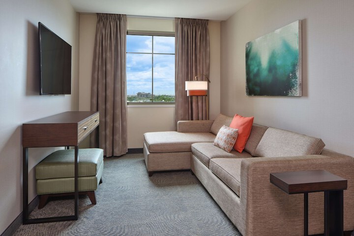 Room 11 of 85