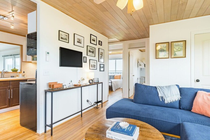 Swan Lake Cottage by Avantstay Views + Firepit
