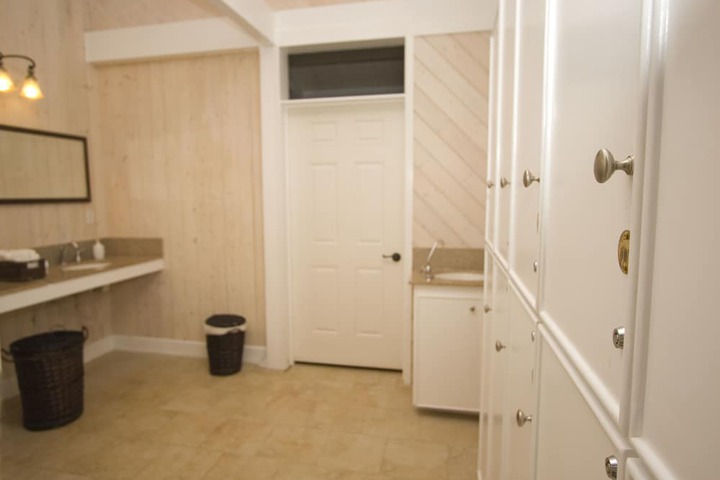 Room 46 of 86