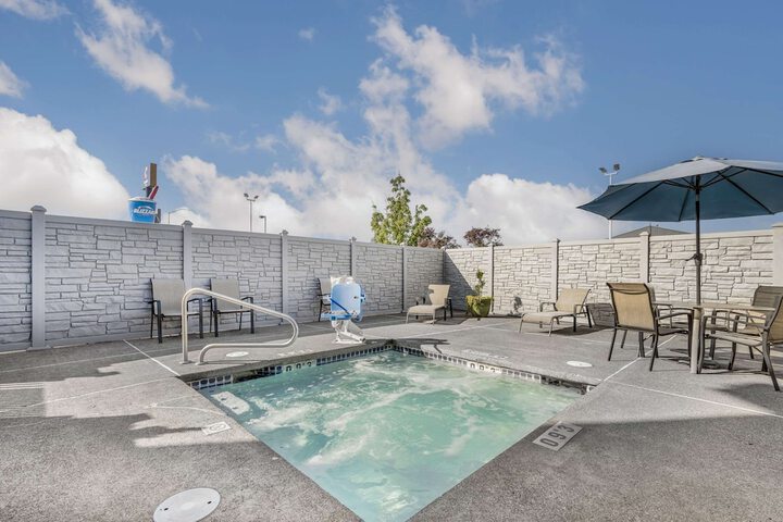 Pool 3 of 27
