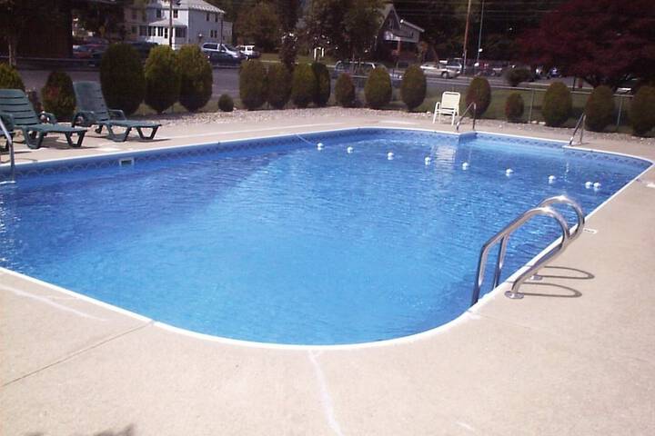 Pool 5 of 15