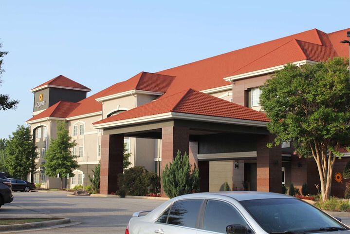 La Quinta Inn & Suites by Wyndham Huntsville Airport Madison