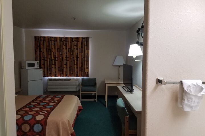Simple Rewards Inn