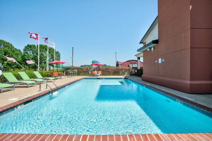 Pool 10 of 46