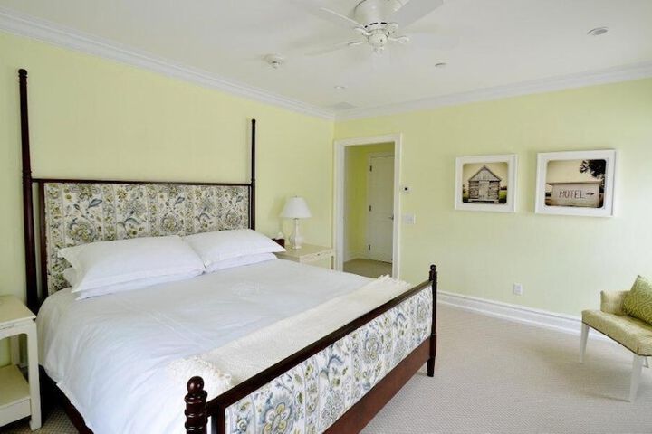 Room 25 of 49
