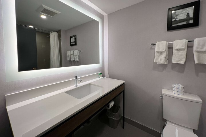 Room 10 of 24