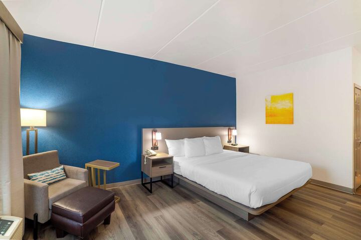 Room 9 of 31