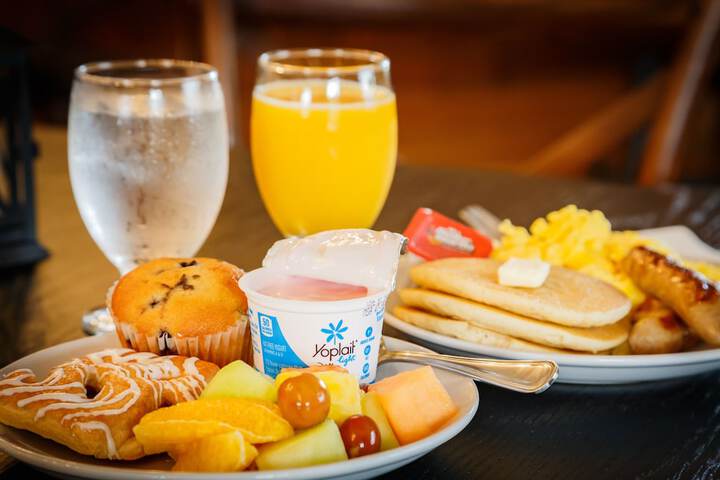 Breakfast/Coffee Service 30 of 38