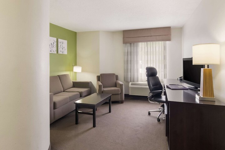 Room 15 of 28