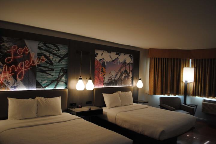 Room 4 of 11