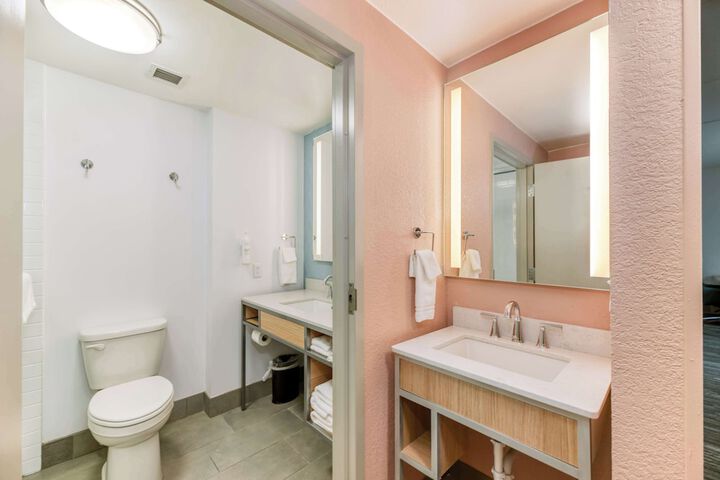 Hilton Garden Inn Outer Banks / Kitty Hawk
