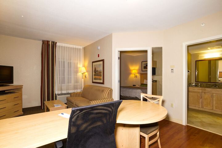 Room 25 of 42