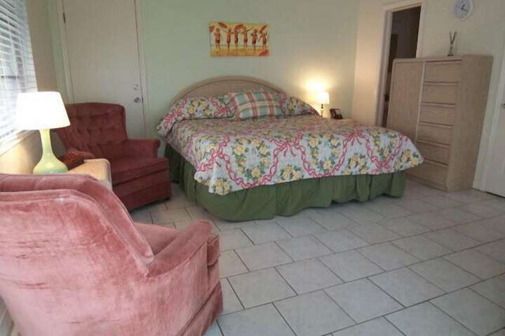 Room 42 of 79