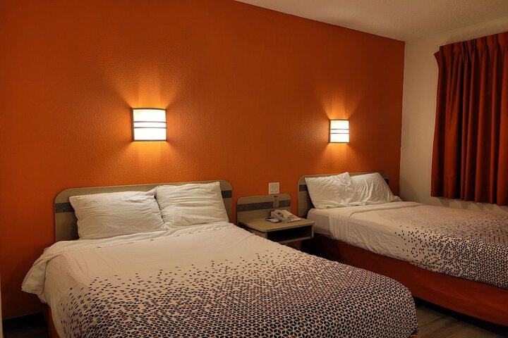 Modern Stay 39 Lakeview by OYO Minonk Garden
