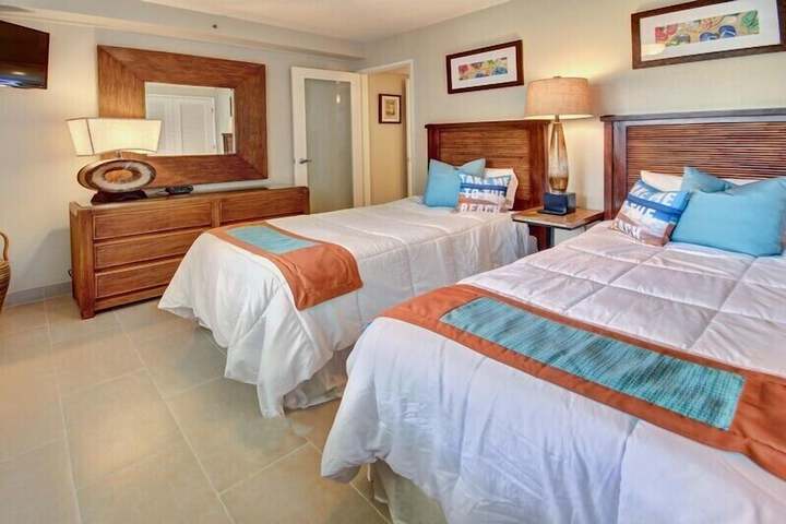 Room 7 of 28