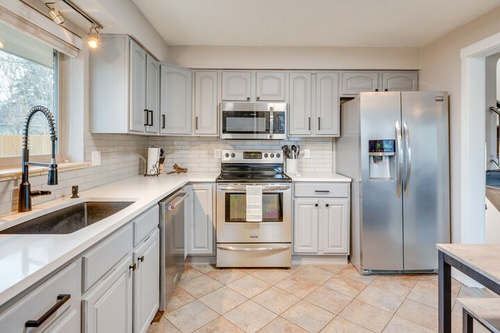 Dog-friendly Arvada Retreat w / Fenced-in Yard!