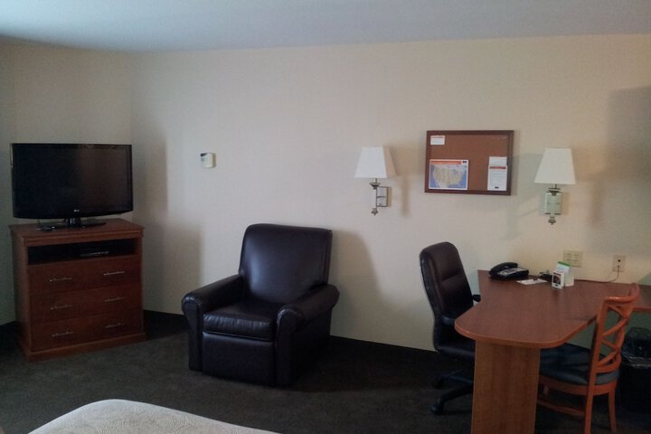 Room 6 of 10