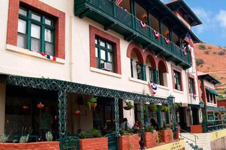Hotel 2 of 52