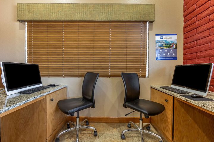 Business Center 29 of 29