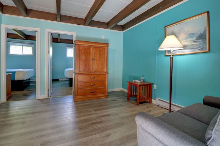 Room 11 of 38