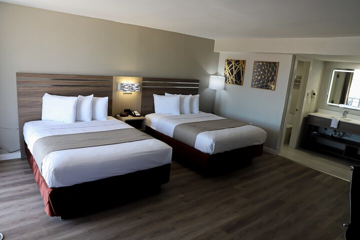 Room 16 of 65