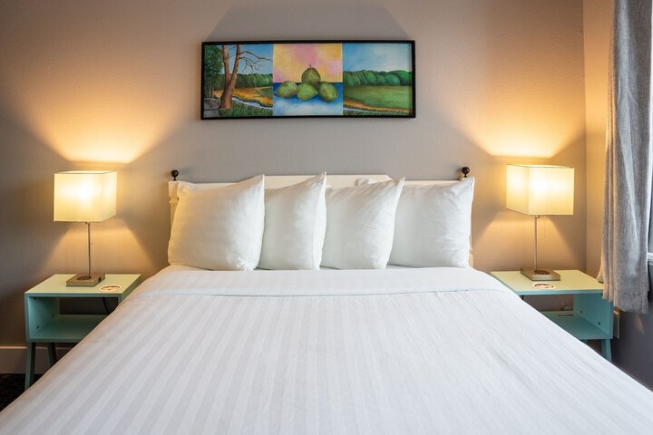 Blue Elk Inn