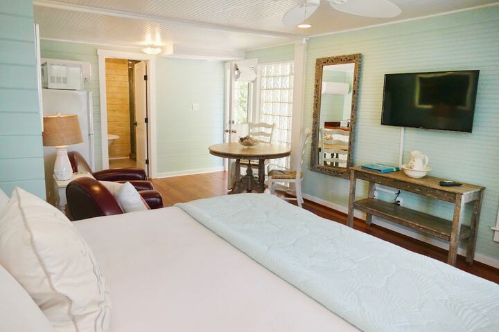 Room 44 of 61