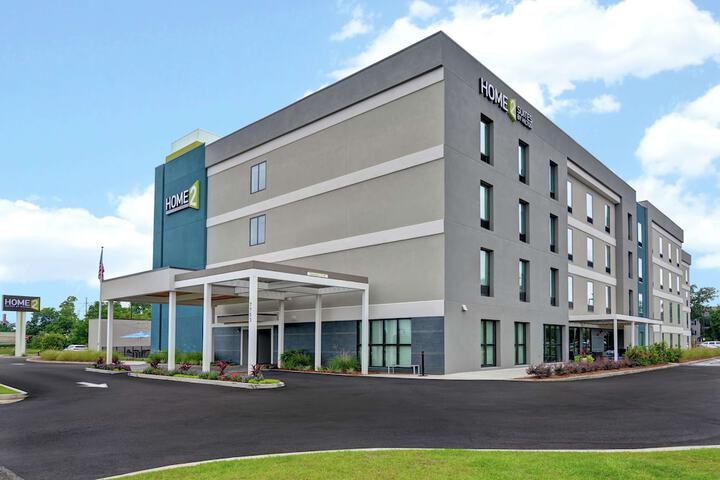 Hotel 4 of 55