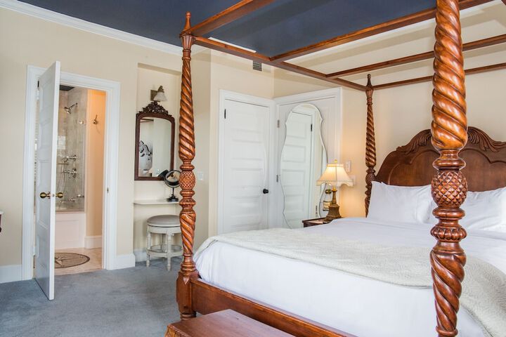Room 32 of 169