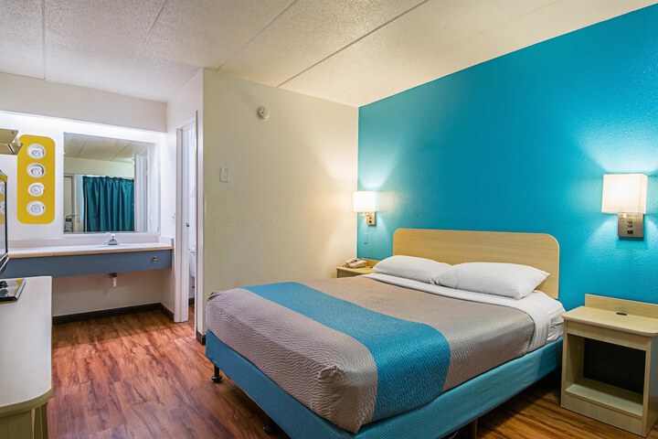Room 22 of 47